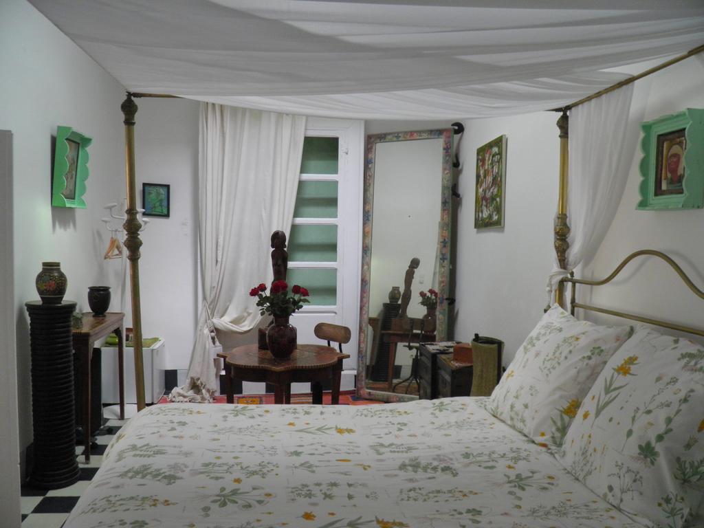 La Maison Des Artistes Есувейра Екстериор снимка
